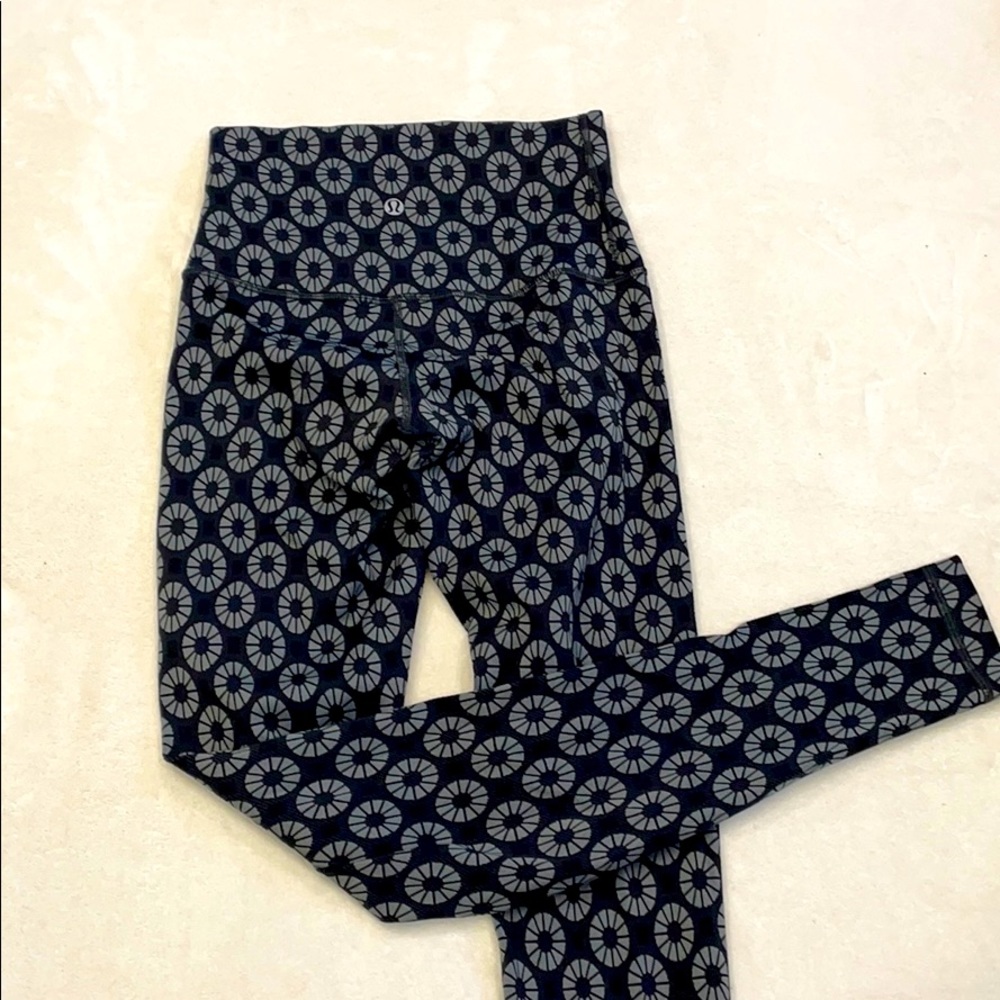 Lululemon Wunder Under 28” high rise size 4
